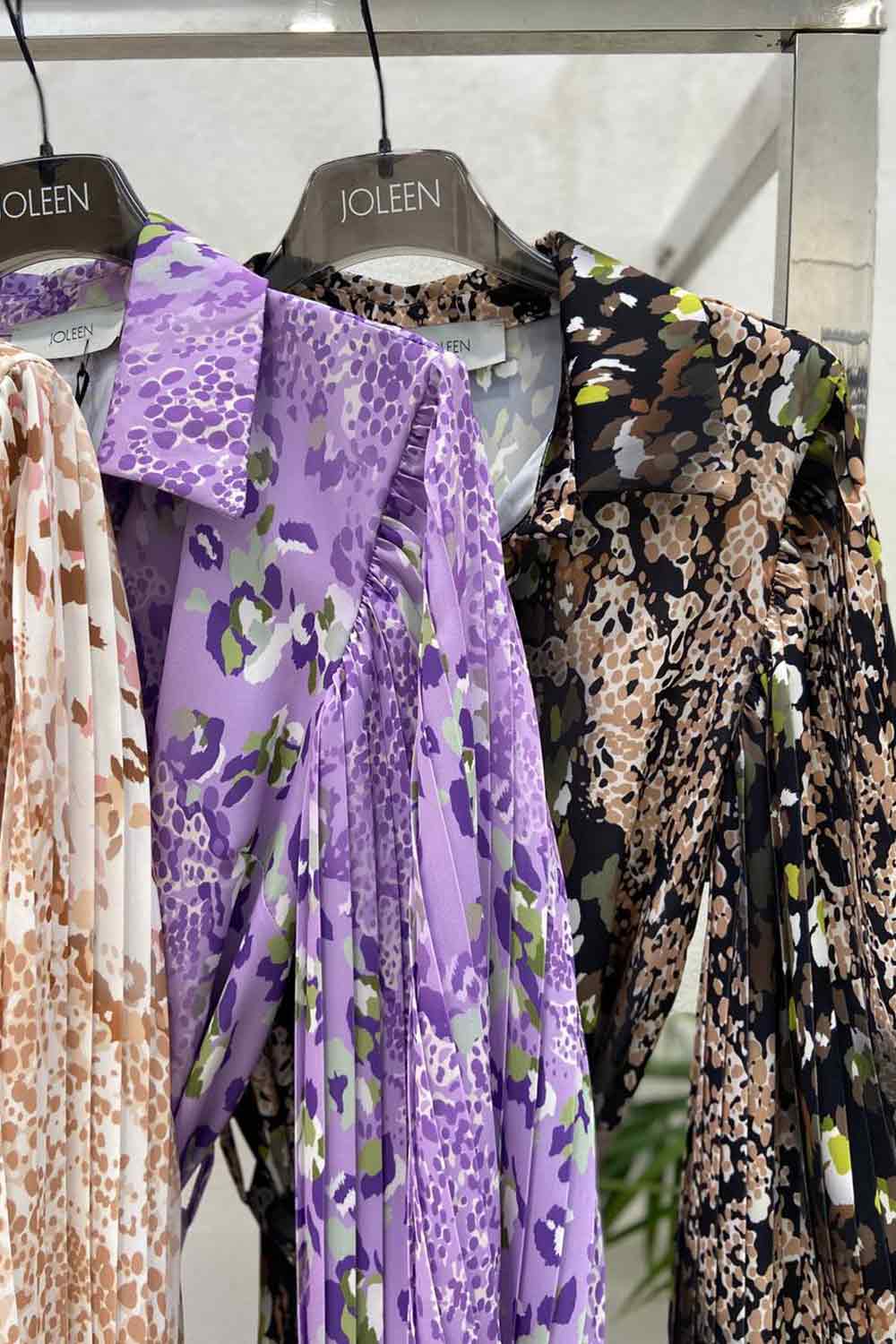 Joleen marškinių tipo suknelės su klostuotomis rankovėmis (3 spalvos)